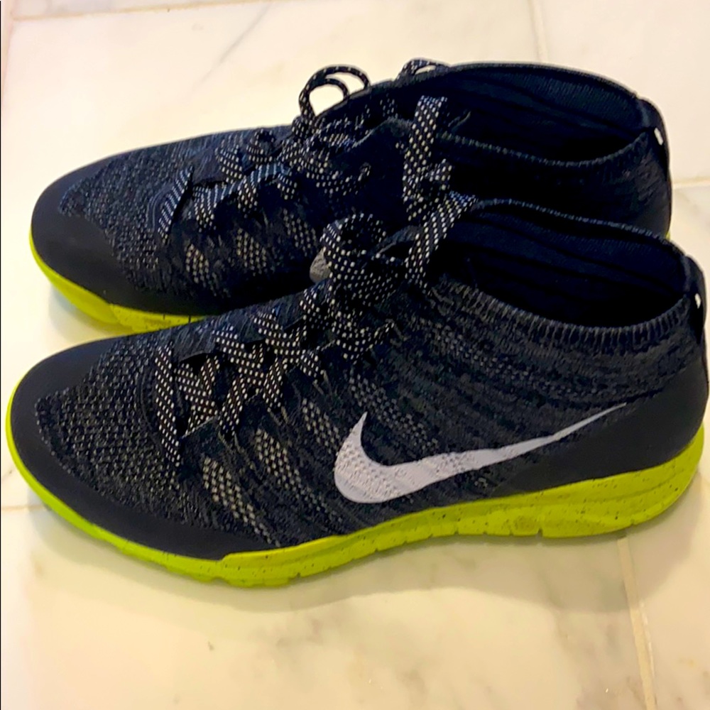 Men’s Nike Flyknit Chukka Size 11